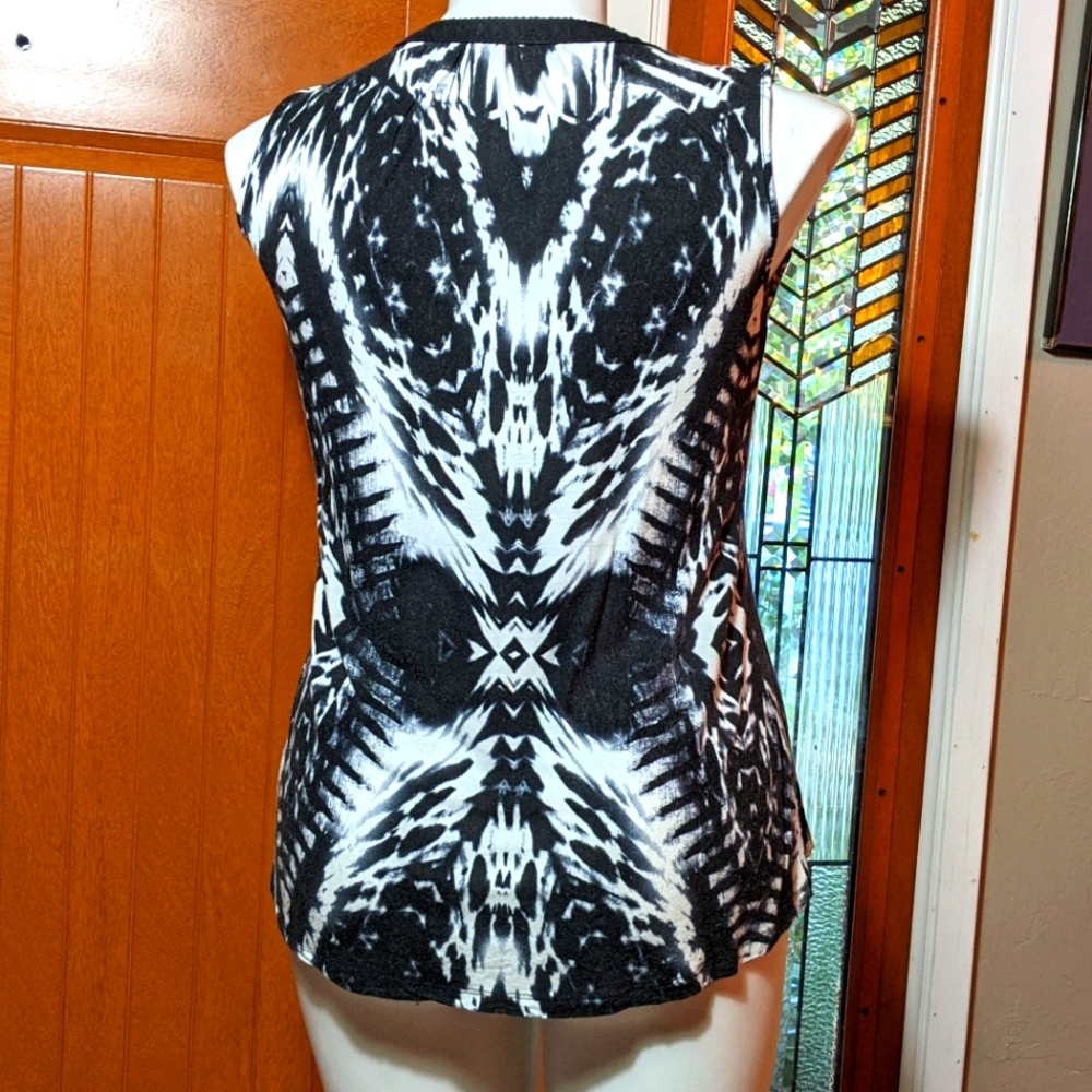 Breezy summer top - Picture 2 of 2
